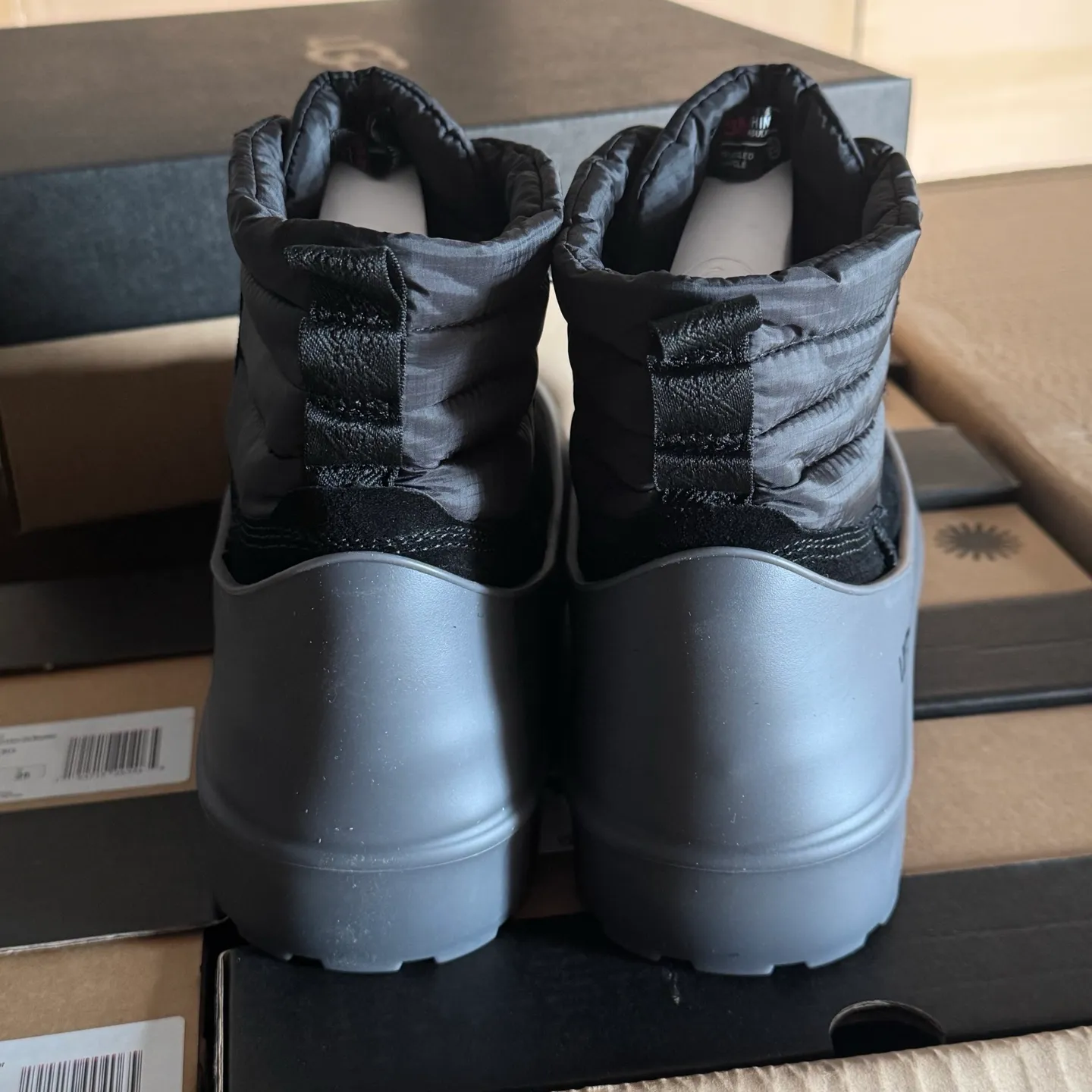 UGG high-end waterproof rain boots arrive, large foreign trade items, local 💰760